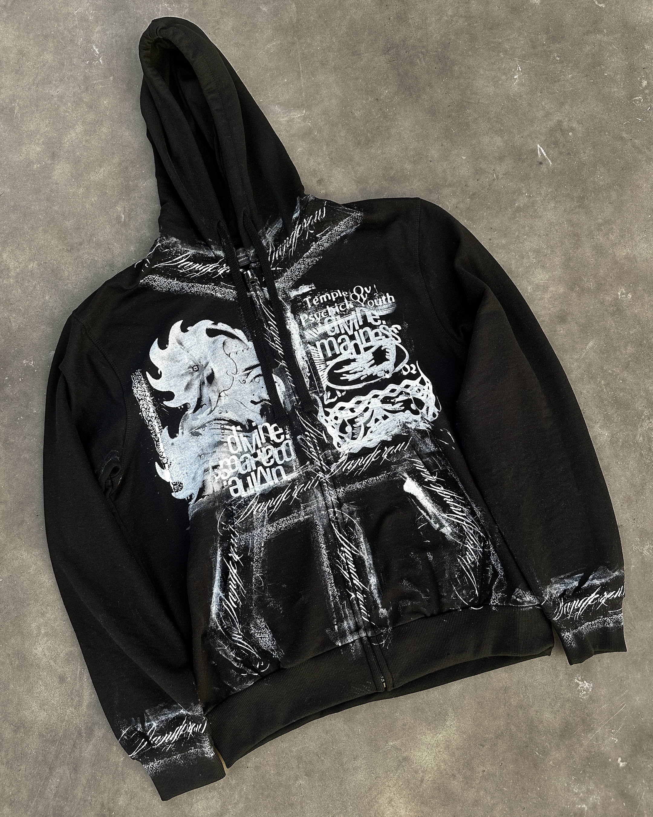 [NEW] ‘DESIRE’ Zip-Up Hoodie